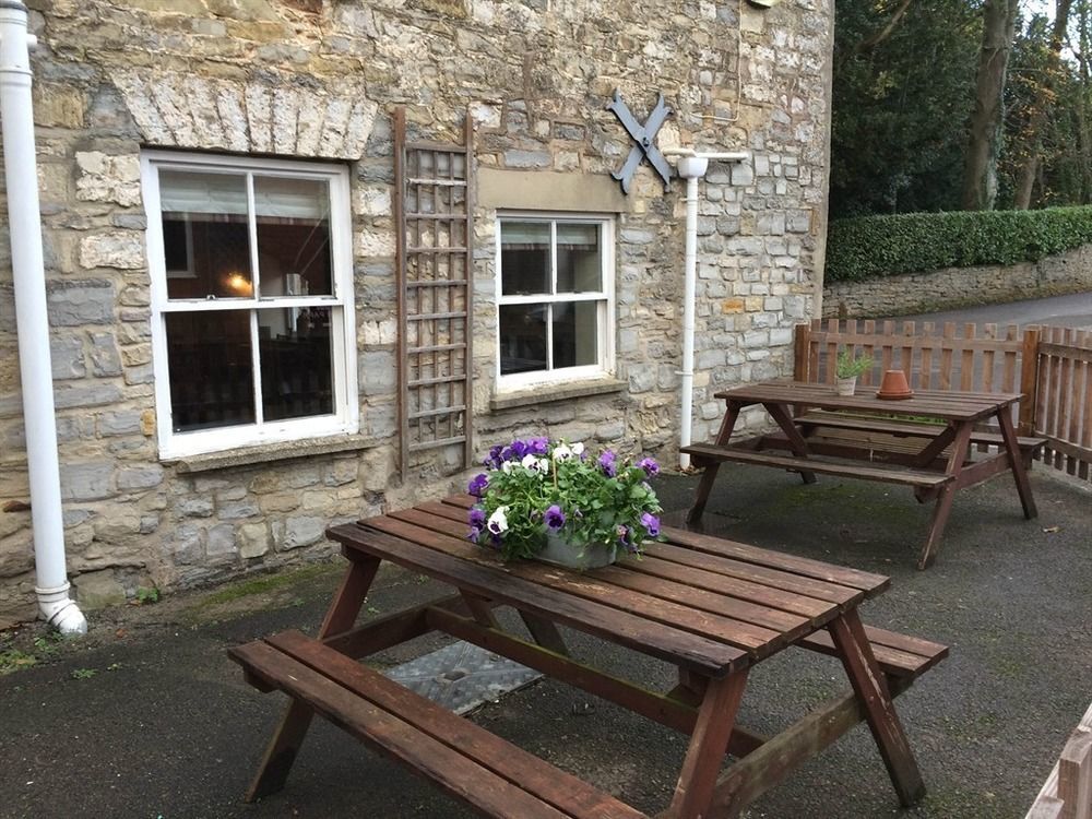 The Hatch Inn Taunton Exterior foto